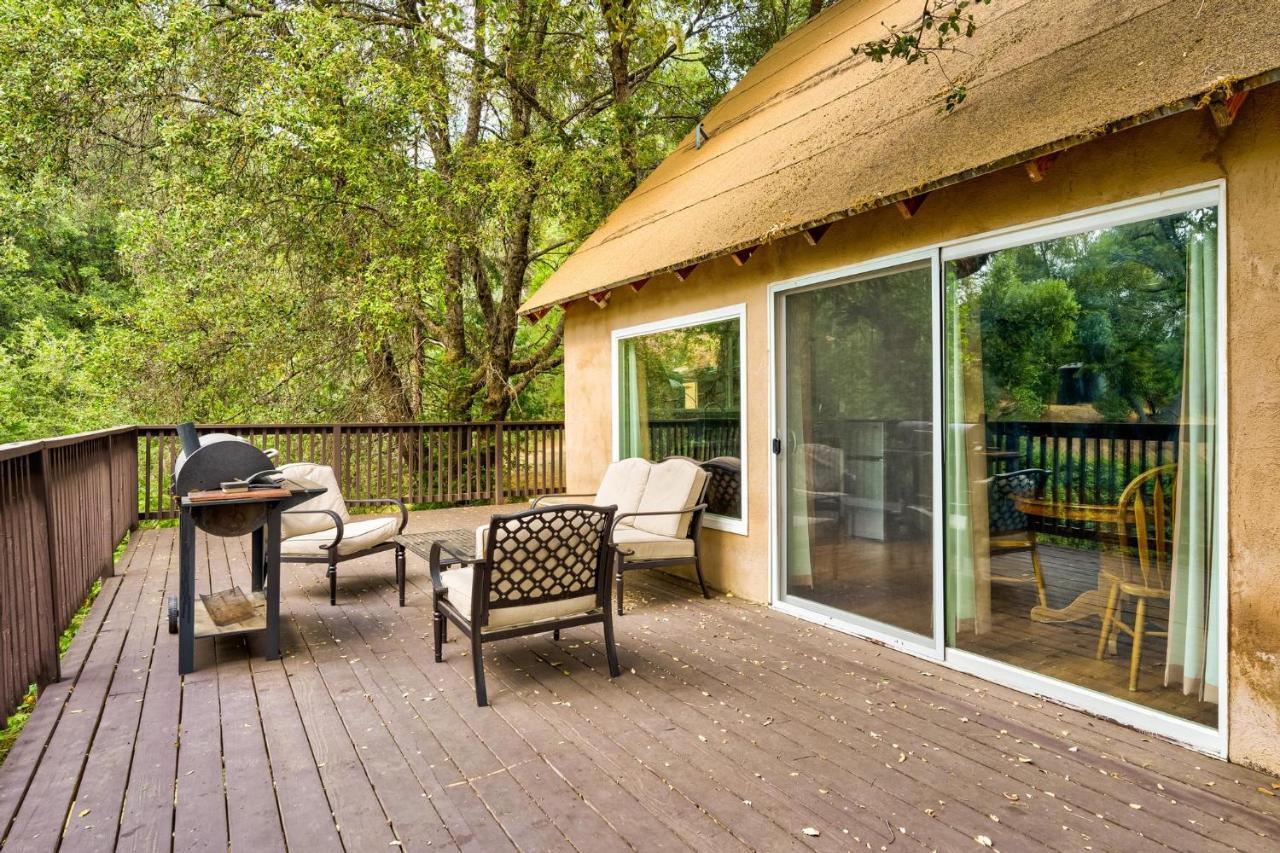 Mountain Trail Lodge And Vacation Rentals Oakhurst Exterior foto