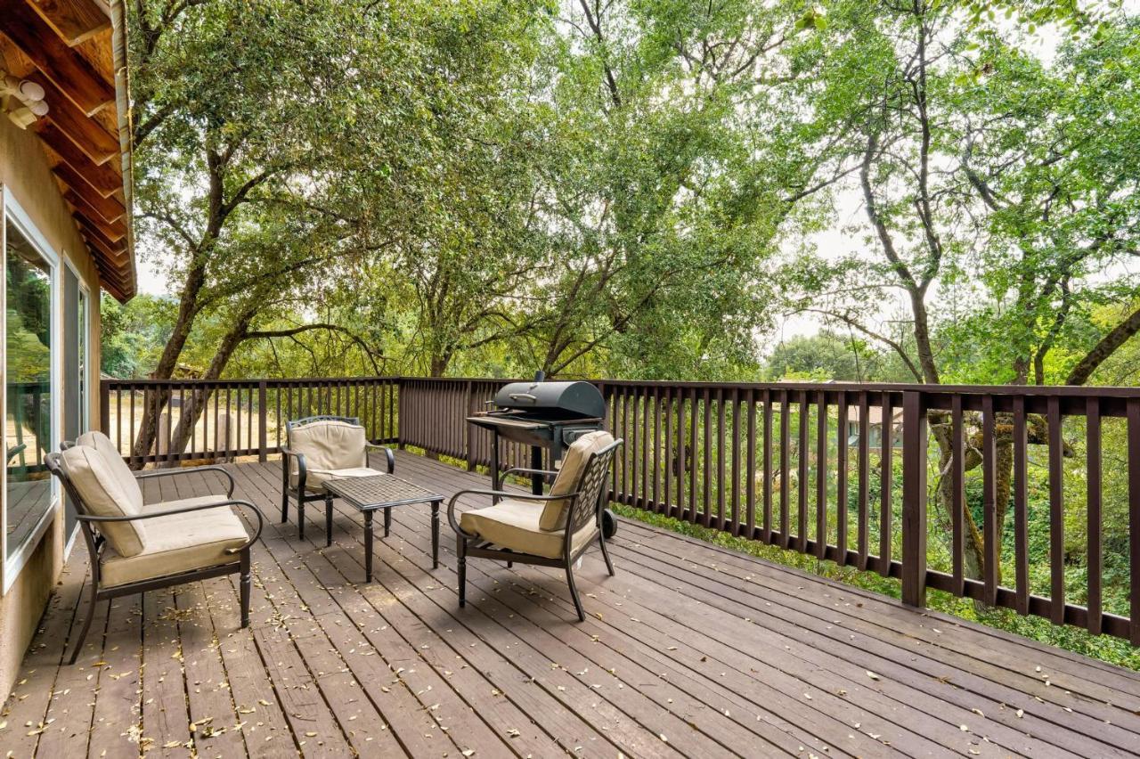 Mountain Trail Lodge And Vacation Rentals Oakhurst Exterior foto