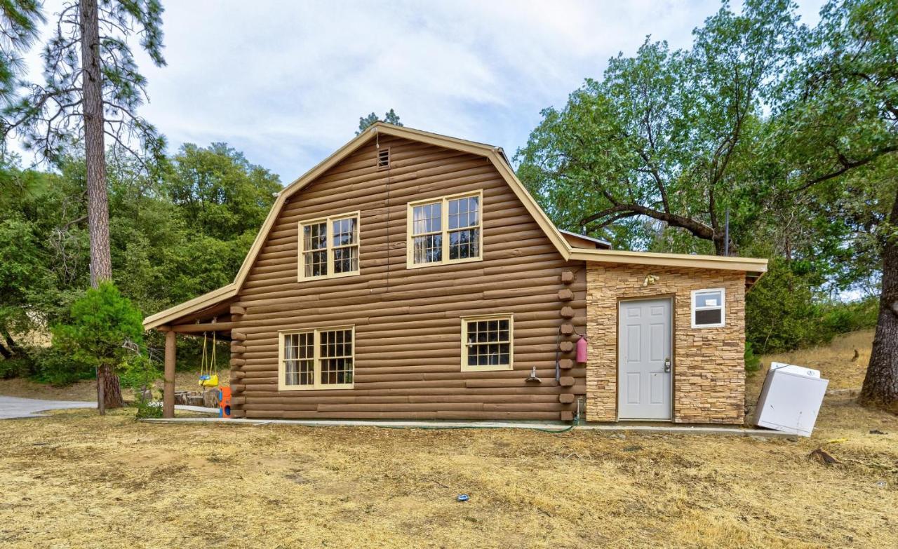 Mountain Trail Lodge And Vacation Rentals Oakhurst Exterior foto